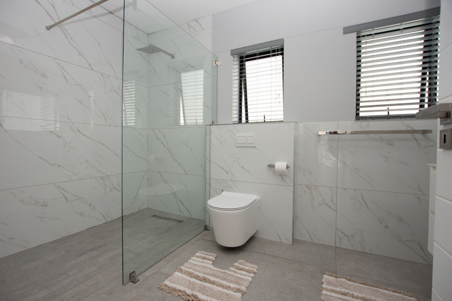 7 Bedroom Property for Sale in Calypso Beach Western Cape